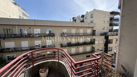 Apartamento T2 (pronto habitar) c/ ar-condicionado e garagem - Maximinos, Braga