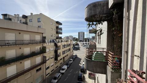 Apartamento T2 (pronto habitar) c/ ar-condicionado e garagem - Maximinos, Braga
