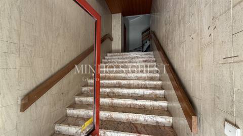 Apartamento T2 (pronto habitar) c/ ar-condicionado e garagem - Maximinos, Braga