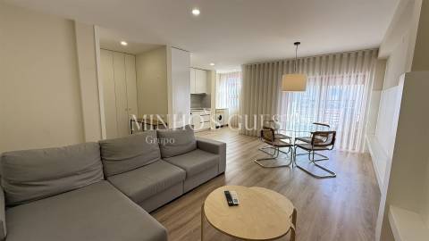 Apartamento T2 (pronto habitar) c/ ar-condicionado e garagem - Maximinos, Braga