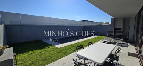 Moradias V3 em Condomínio de Luxo  – Palmeira