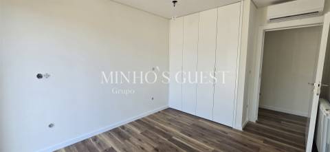 Moradia Individual V3 Nova c/ Piscina, Churrasqueira e Jardim em Espinho - Braga