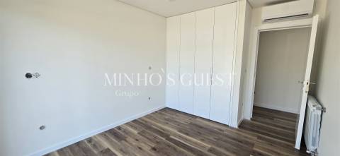 Moradia Individual V3 Nova c/ Piscina, Churrasqueira e Jardim em Espinho - Braga