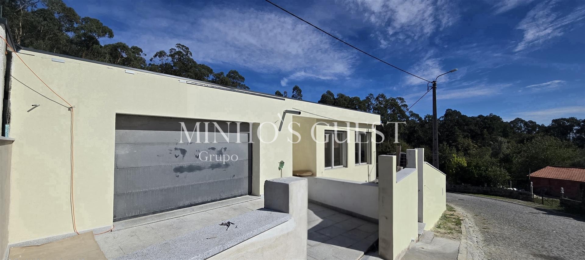 Moradia Individual V3 Nova c/ Piscina, Churrasqueira e Jardim em Espinho - Braga