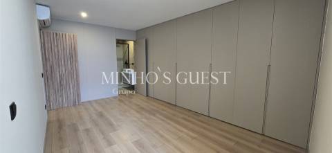 Apartamento T4 c/ 2 Suites, varanda e elevador - Centro Histórico de Braga