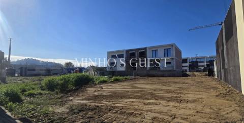 Moradia V3 Suites à venda em Estrutura - Palmeira, Braga