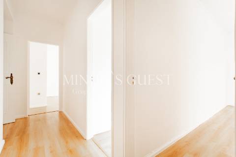 Apartamento T3 de último andar c/ varanda e vista para Av. Liberdade - Braga