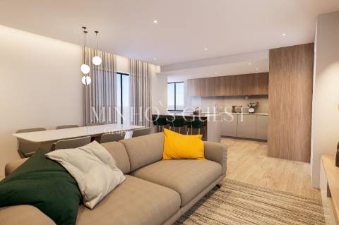 Apartamento T3 de último andar c/ varanda e vista para Av. Liberdade - Braga