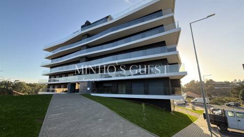 Apartamento T3 c/ Varandas Amplas e Cobertas - Ferreiros, Braga
