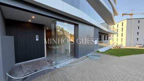 Apartamento T3 c/ Varandas Amplas e Cobertas - Ferreiros, Braga