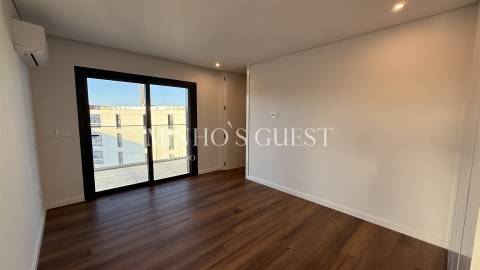 Apartamento T3 c/ Varandas Amplas e Cobertas - Ferreiros, Braga