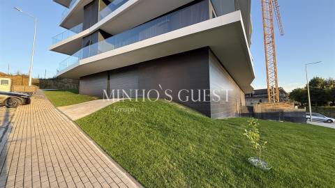 Apartamento T3 c/ Varandas Amplas e Cobertas - Ferreiros, Braga