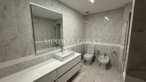 Apartamento T3 (7º andar) c/ 2 elevadores e garagem fechada - Rodovia, Braga