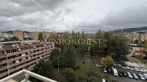 Apartamento T3 (7º andar) c/ 2 elevadores e garagem fechada - Rodovia, Braga
