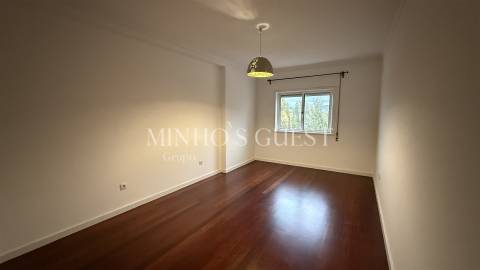 Apartamento T3 (7º andar) c/ 2 elevadores e garagem fechada - Rodovia, Braga