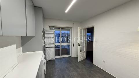 Apartamento T3 (7º andar) c/ 2 elevadores e garagem fechada - Rodovia, Braga