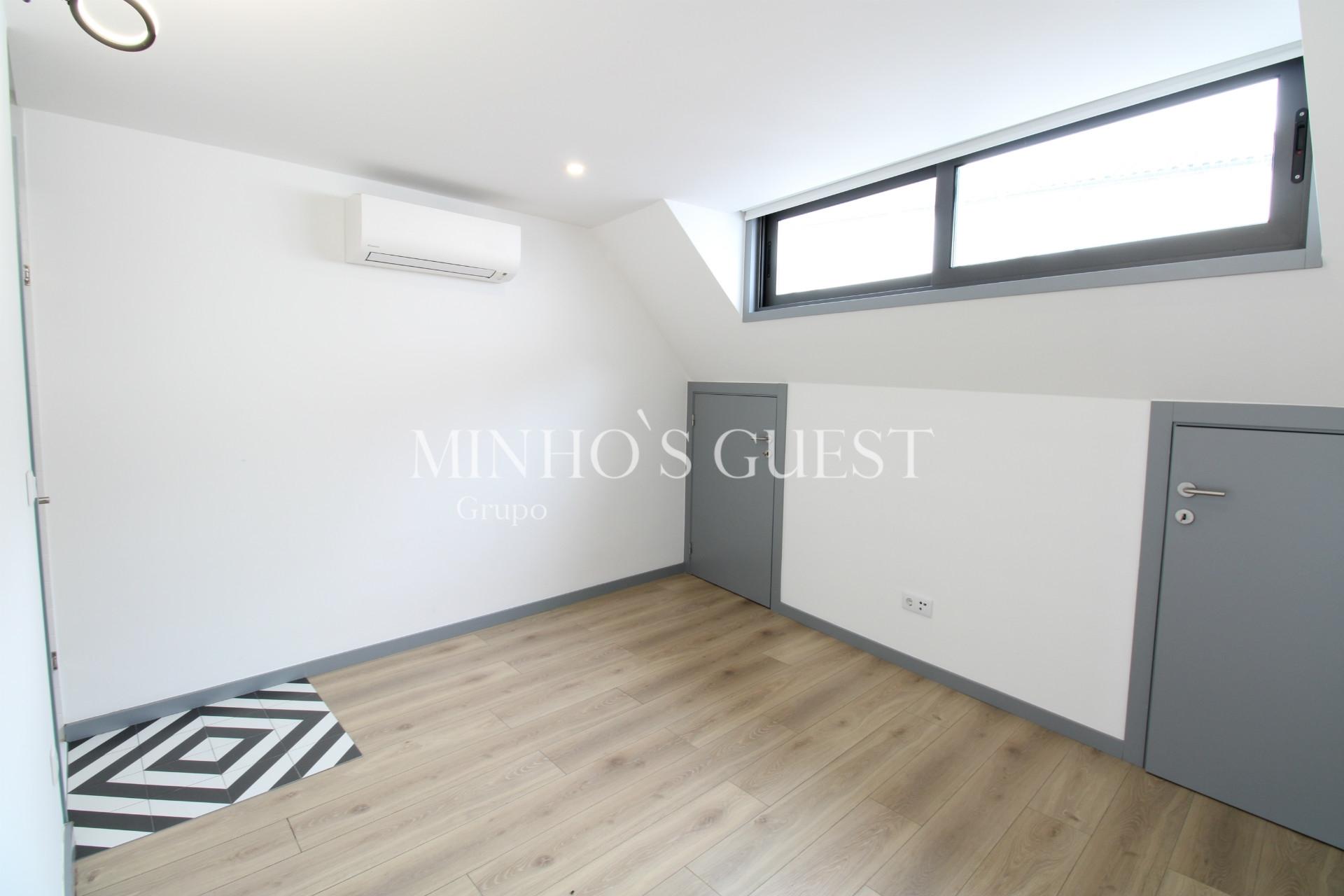 Apartamento T1 C/ Terraço e Piscina Privativa no Centro Histórico de Braga.