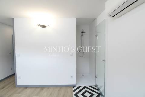 Apartamento T1 C/ Terraço e Piscina Privativa no Centro Histórico de Braga.