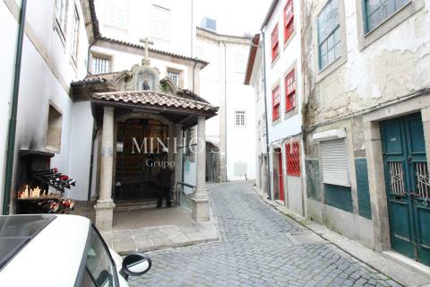 Apartamento T1 C/ Terraço e Piscina Privativa no Centro Histórico de Braga.