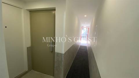 Apartamento T1 C/ Terraço e Piscina Privativa no Centro Histórico de Braga.