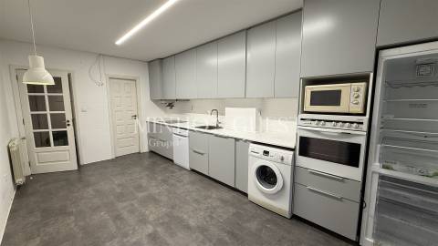 Apartamento T3 (7º andar) c/ 2 elevadores e garagem fechada - Rodovia, Braga