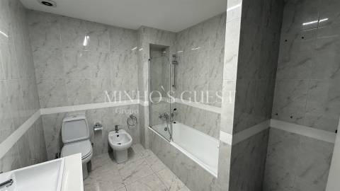 Apartamento T3 (7º andar) c/ 2 elevadores e garagem fechada - Rodovia, Braga