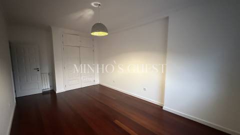 Apartamento T3 (7º andar) c/ 2 elevadores e garagem fechada - Rodovia, Braga