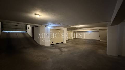 Apartamento T3 (7º andar) c/ 2 elevadores e garagem fechada - Rodovia, Braga