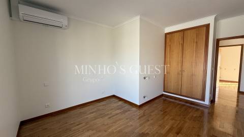 Moradia T3 c/ Garagem, AC e Logradouro pronta a habitar - São Vicente, Braga