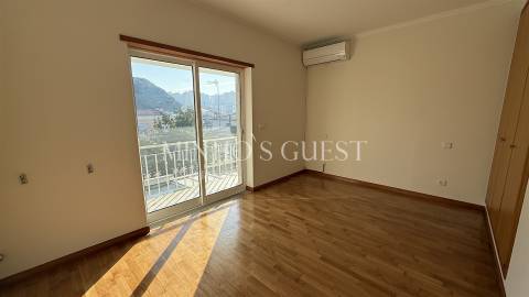 Moradia T3 c/ Garagem, AC e Logradouro pronta a habitar - São Vicente, Braga