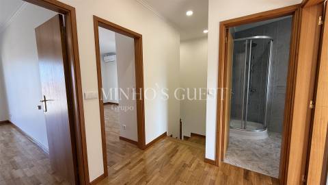 Moradia T3 c/ Garagem, AC e Logradouro pronta a habitar - São Vicente, Braga
