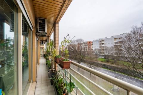 Apartamento T3 c/ varanda, AC e Garagem Fechada - São Vítor, Braga