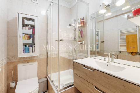 Apartamento T3 c/ varanda, AC e Garagem Fechada - São Vítor, Braga