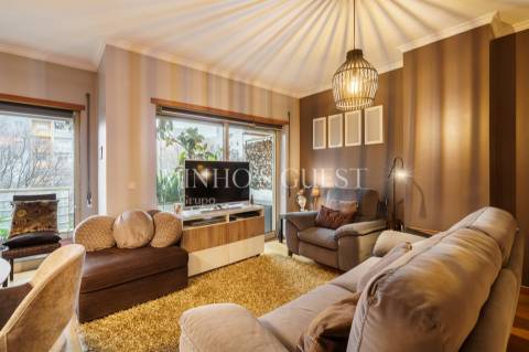 Apartamento T3 c/ varanda, AC e Garagem Fechada - São Vítor, Braga