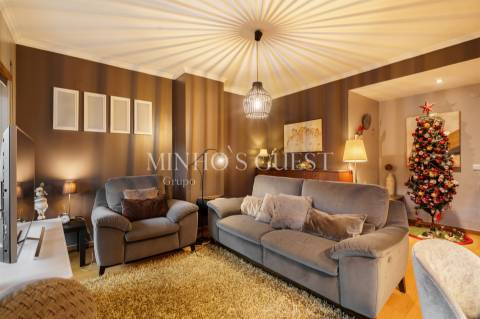 Apartamento T3 c/ varanda, AC e Garagem Fechada - São Vítor, Braga