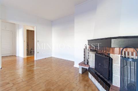 Apartamento T3 de último andar c/ varanda e vista para Av. Liberdade - Braga