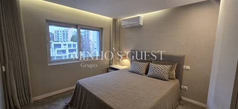 Apartamento T3 de Charme c/ varandas, AC e Garagem Fechada - Fraião, Braga