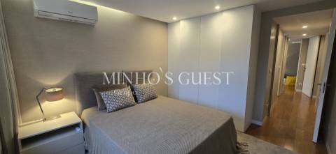 Apartamento T3 de Charme c/ varandas, AC e Garagem Fechada - Fraião, Braga