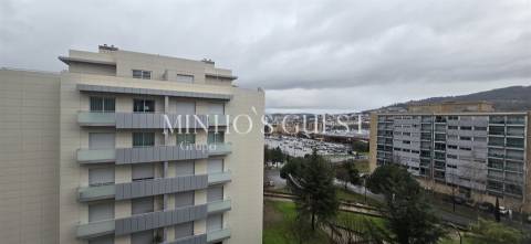Apartamento T3 de Charme c/ varandas, AC e Garagem Fechada - Fraião, Braga