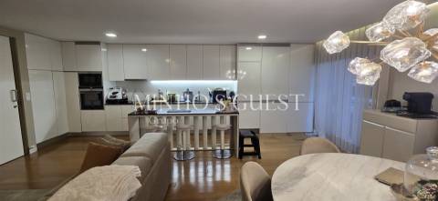 Apartamento T3 de Charme c/ varandas, AC e Garagem Fechada - Fraião, Braga