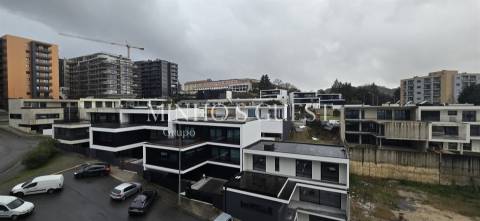Apartamento T3 de Charme c/ varandas, AC e Garagem Fechada - Fraião, Braga
