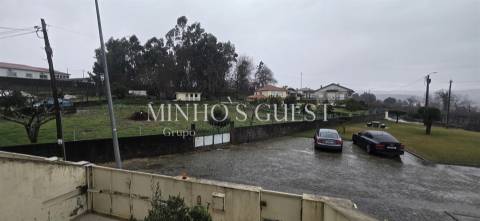 Moradia V3 c/ 1 Suite Closet, Mobilada e Equipada pronta a Habitar c/ Jardim - Amares (Bico), Braga