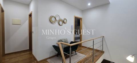 Moradia V3 c/ 1 Suite Closet, Mobilada e Equipada pronta a Habitar c/ Jardim - Amares (Bico), Braga