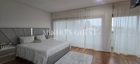 Moradia V3 c/ 1 Suite Closet, Mobilada e Equipada pronta a Habitar c/ Jardim - Amares (Bico), Braga