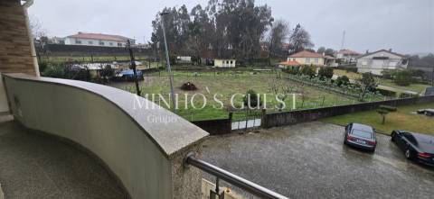 Moradia V3 c/ 1 Suite Closet, Mobilada e Equipada pronta a Habitar c/ Jardim - Amares (Bico), Braga