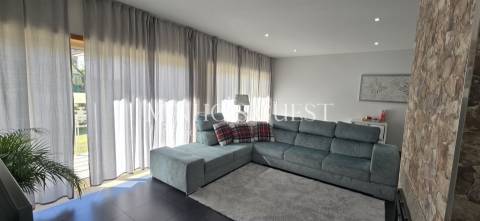 Moradia V3 c/ 1 Suite Closet, Mobilada e Equipada pronta a Habitar c/ Jardim - Amares, Braga