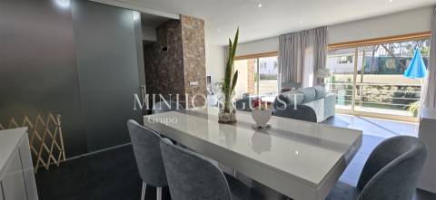 Moradia V3 c/ 1 Suite Closet, Mobilada e Equipada pronta a Habitar c/ Jardim - Amares, Braga