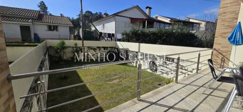 Moradia V3 c/ 1 Suite Closet, Mobilada e Equipada pronta a Habitar c/ Jardim - Amares, Braga