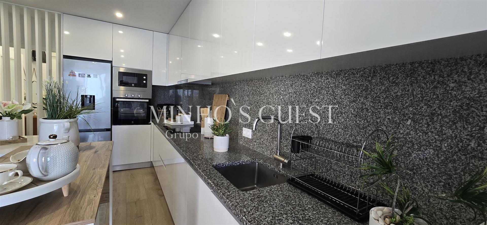 Apartamento T0+2 NOVO junto á Escola EB 2,3 de Pevidém - Guimarães