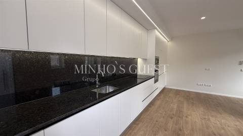 Apartamento T2 (75m2) c/ cozinha mobilada e equipada - Real, Braga